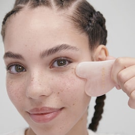 Gua Sha Quartz Rose - Ansikte och hals