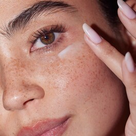 Jet Lag Overnight Eye Serum – Återfuktande nattserum för ögonområdet