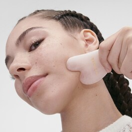 Gua Sha Quartz Rose - Ansikte och hals