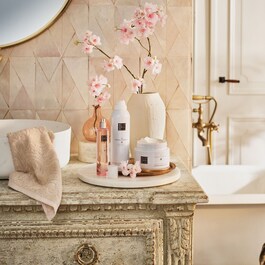 The Ritual of Sakura - Foaming Shower Gel