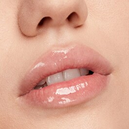 Utmost importance - Plumping lip gloss
