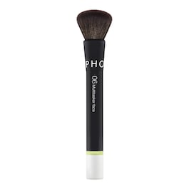 06 Multitasker face brush - Intuitiv applicering med perfekt finish image