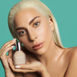 Triclone Skin Tech Foundation - Medium täckning med fermenterad arnica