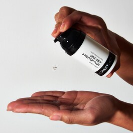 Uppljusande serum med 15 % C-vitamin och EGF