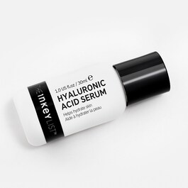Återfuktande serum med hyaluronsyra