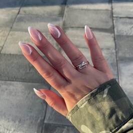 Milky Swirl - Instant Pro Press-On Manicure