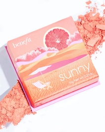 BOP Sunny Benefit Blush - matt, varmt korallfärgat rouge