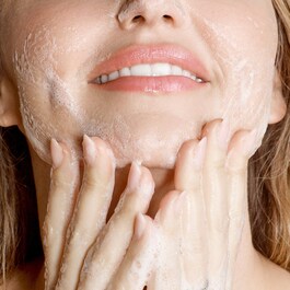 Turmeric Glow - Foaming Cleanser