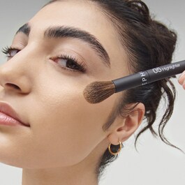 05 Highlighter brush - Intuitiv applicering med perfekt finish